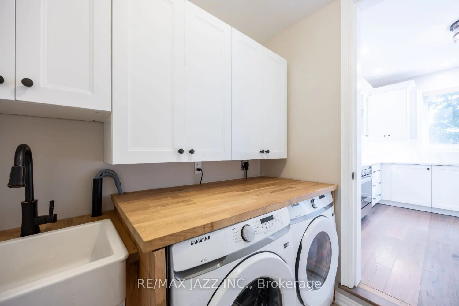 5 Woodbine Place