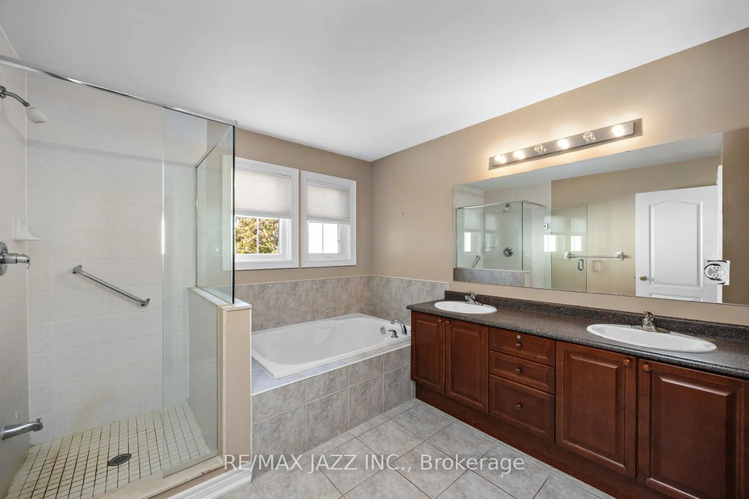 5 Woodbine Place