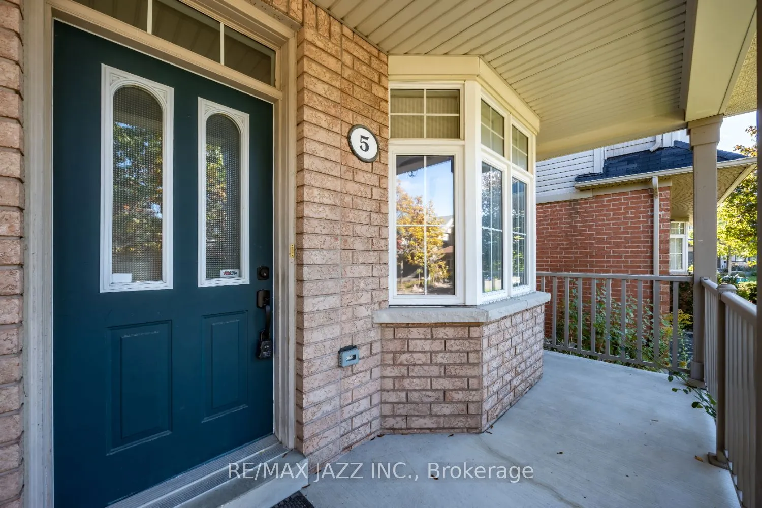 5 Woodbine Place