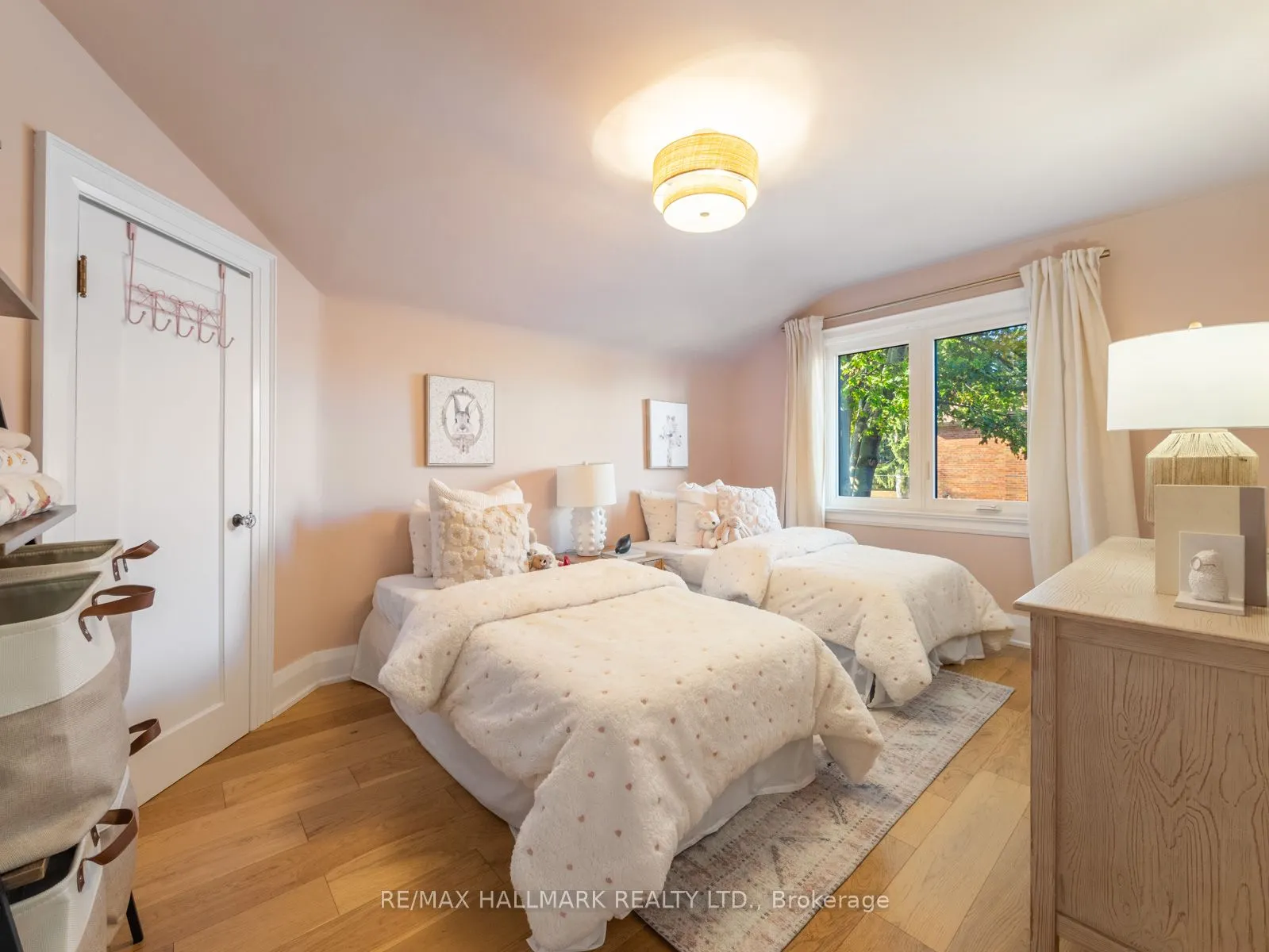 54 Avonlea Boulevard