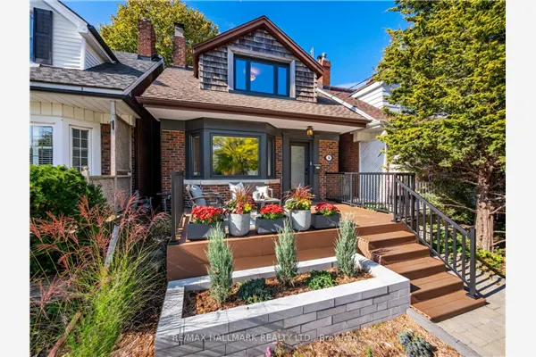 54 Avonlea Boulevard