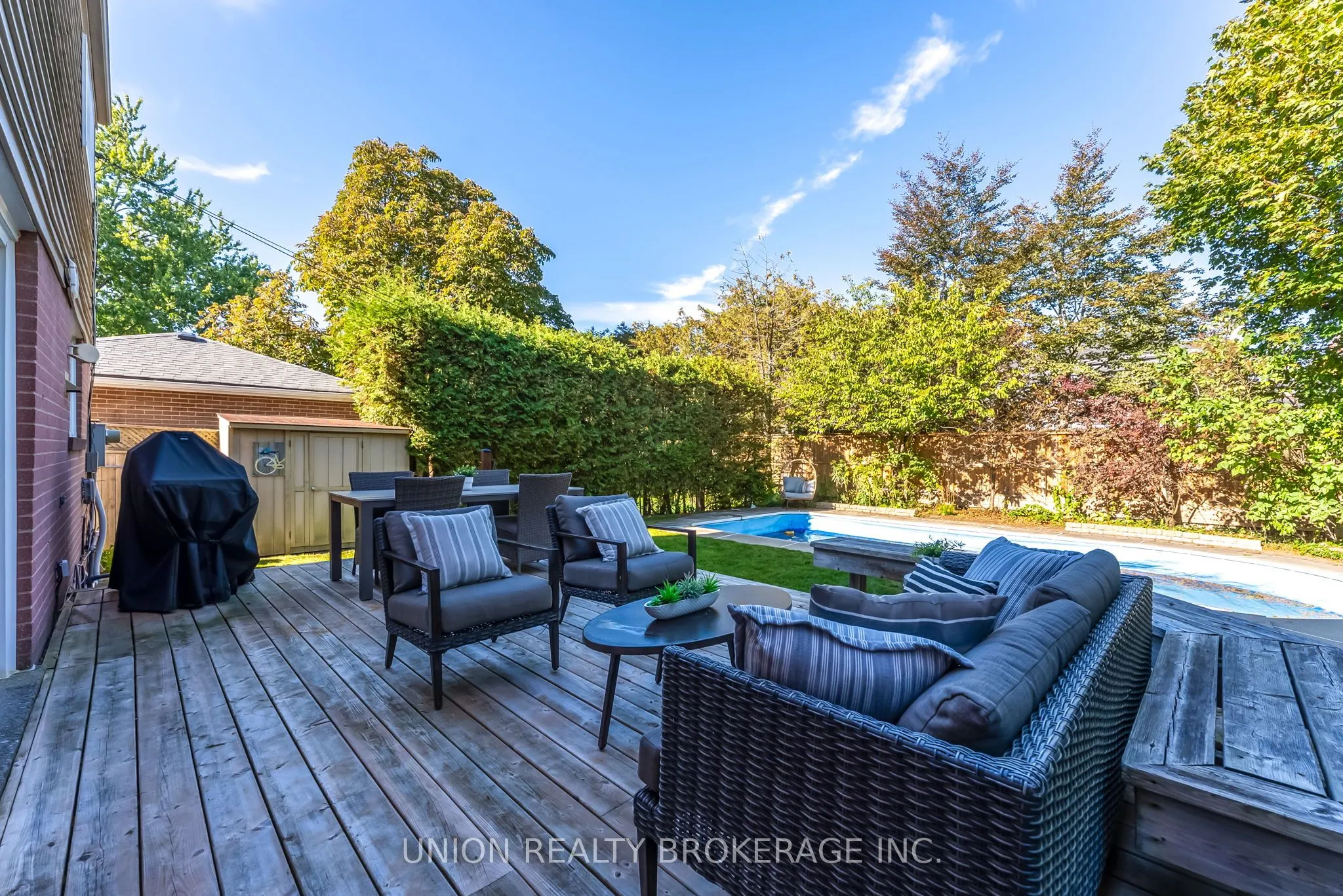 32 Bledlow Manor Drive