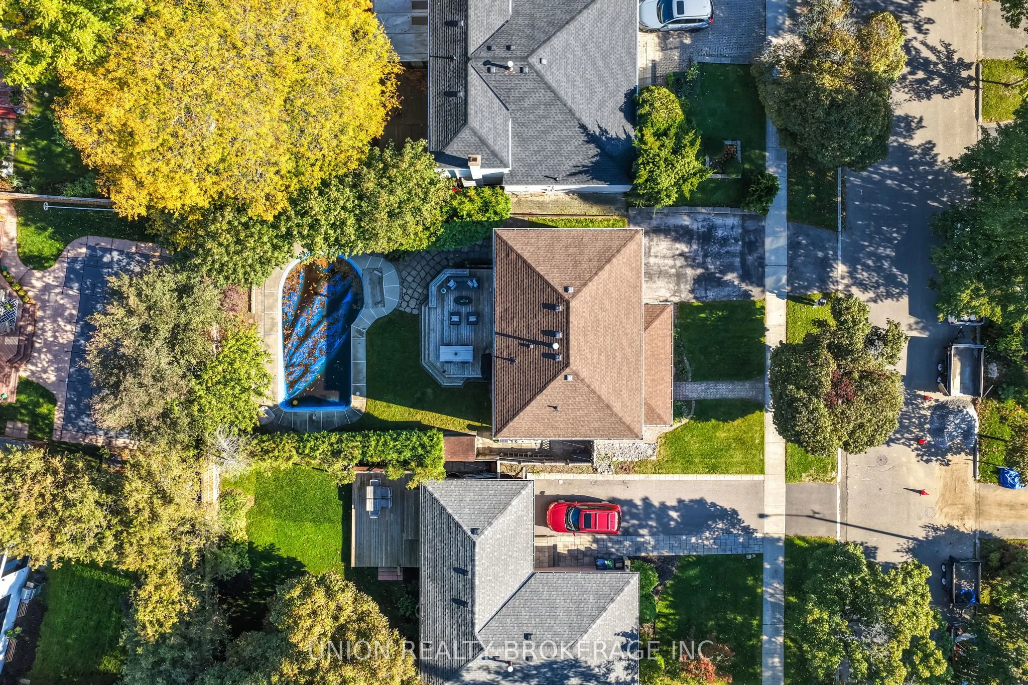 32 Bledlow Manor Drive