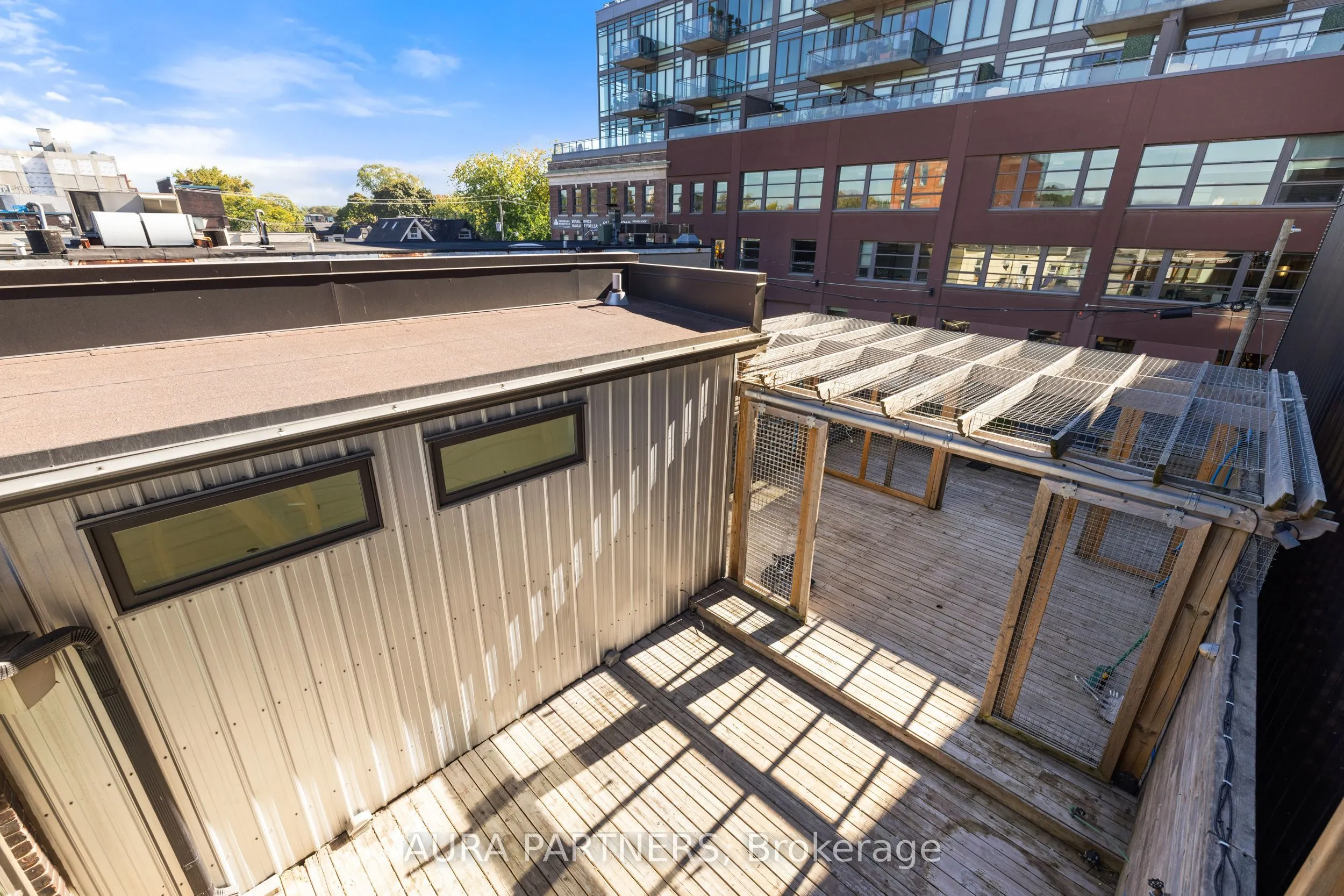 687 Queen Street E