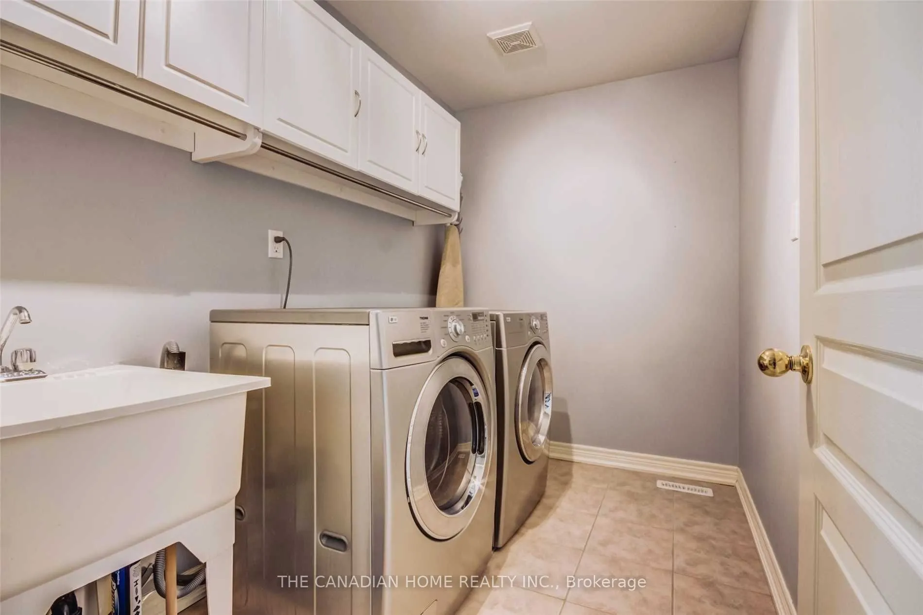 28 Whitefoot Crescent, #MAIN