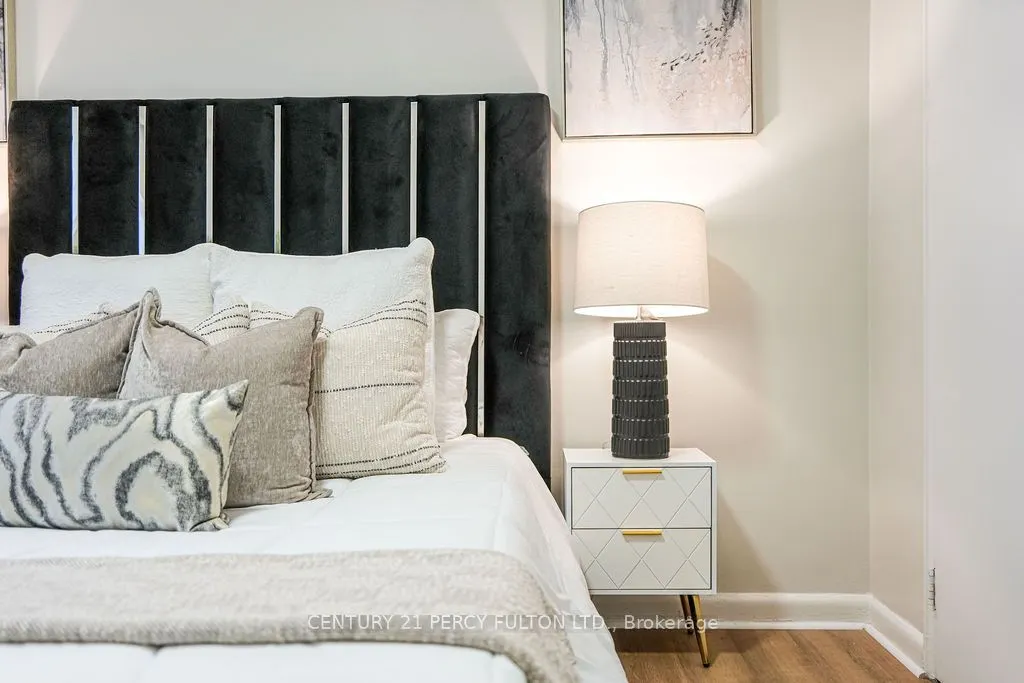 921 Midland Avenue, #101