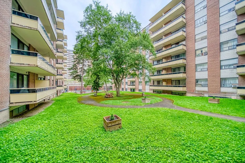 921 Midland Avenue, #101