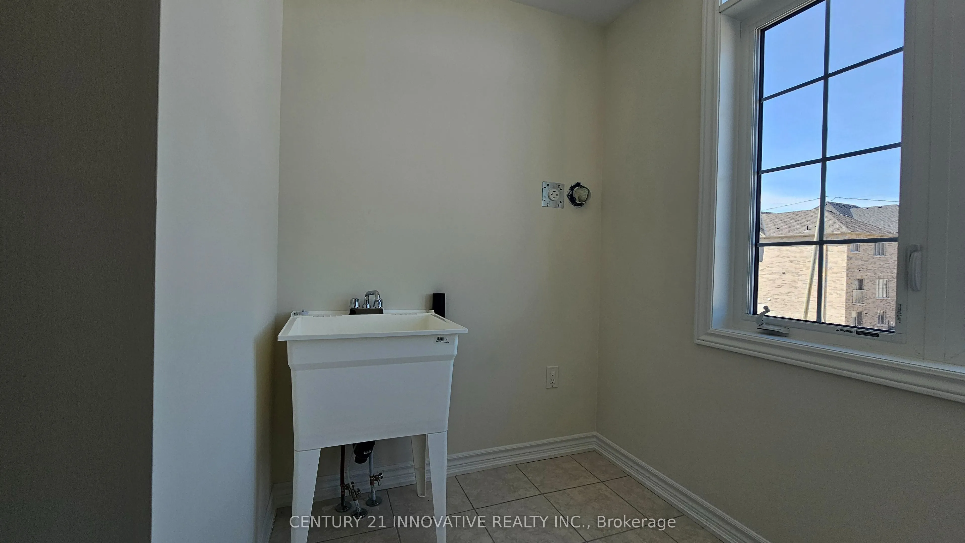 1141 Azalea Avenue