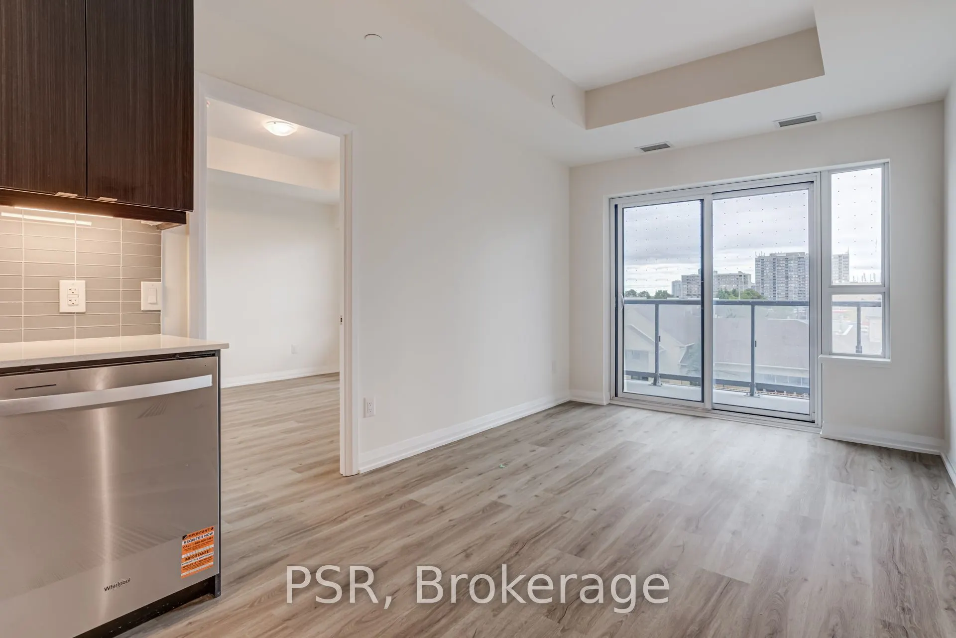 3270 Sheppard Avenue E, #421