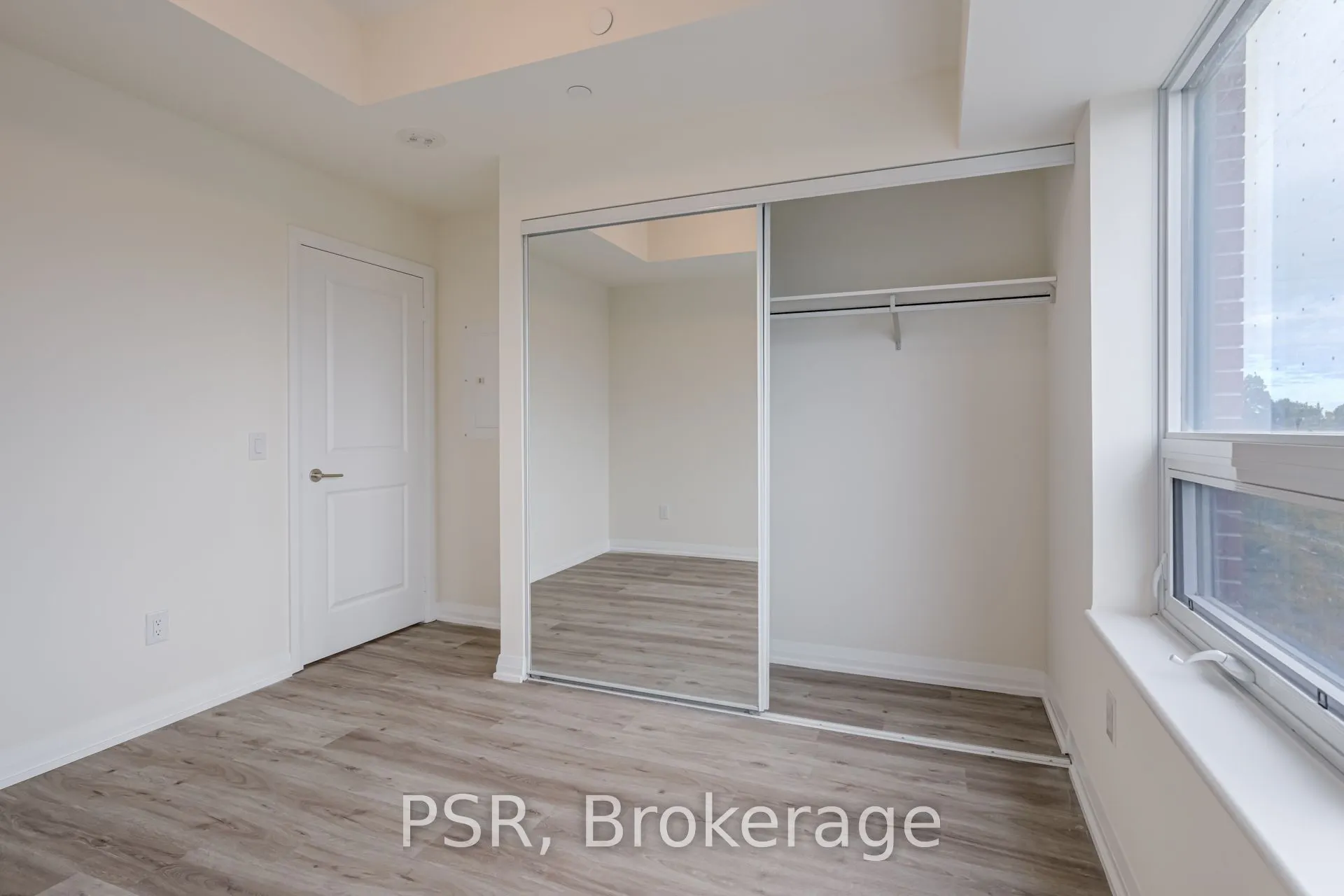 3270 Sheppard Avenue E, #421