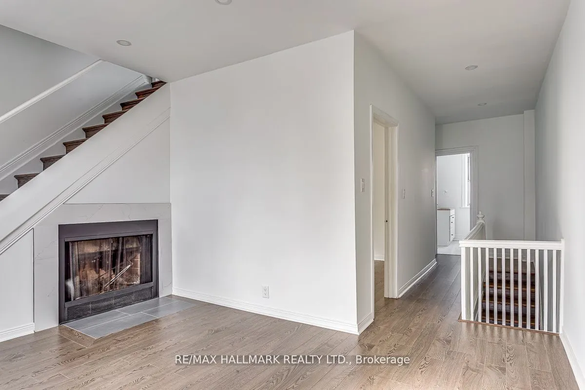 48 Strathcona Avenue, #Upper