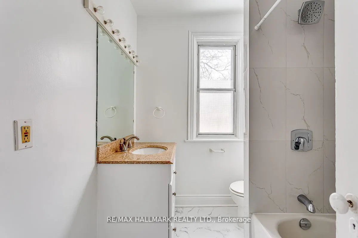 48 Strathcona Avenue, #Upper