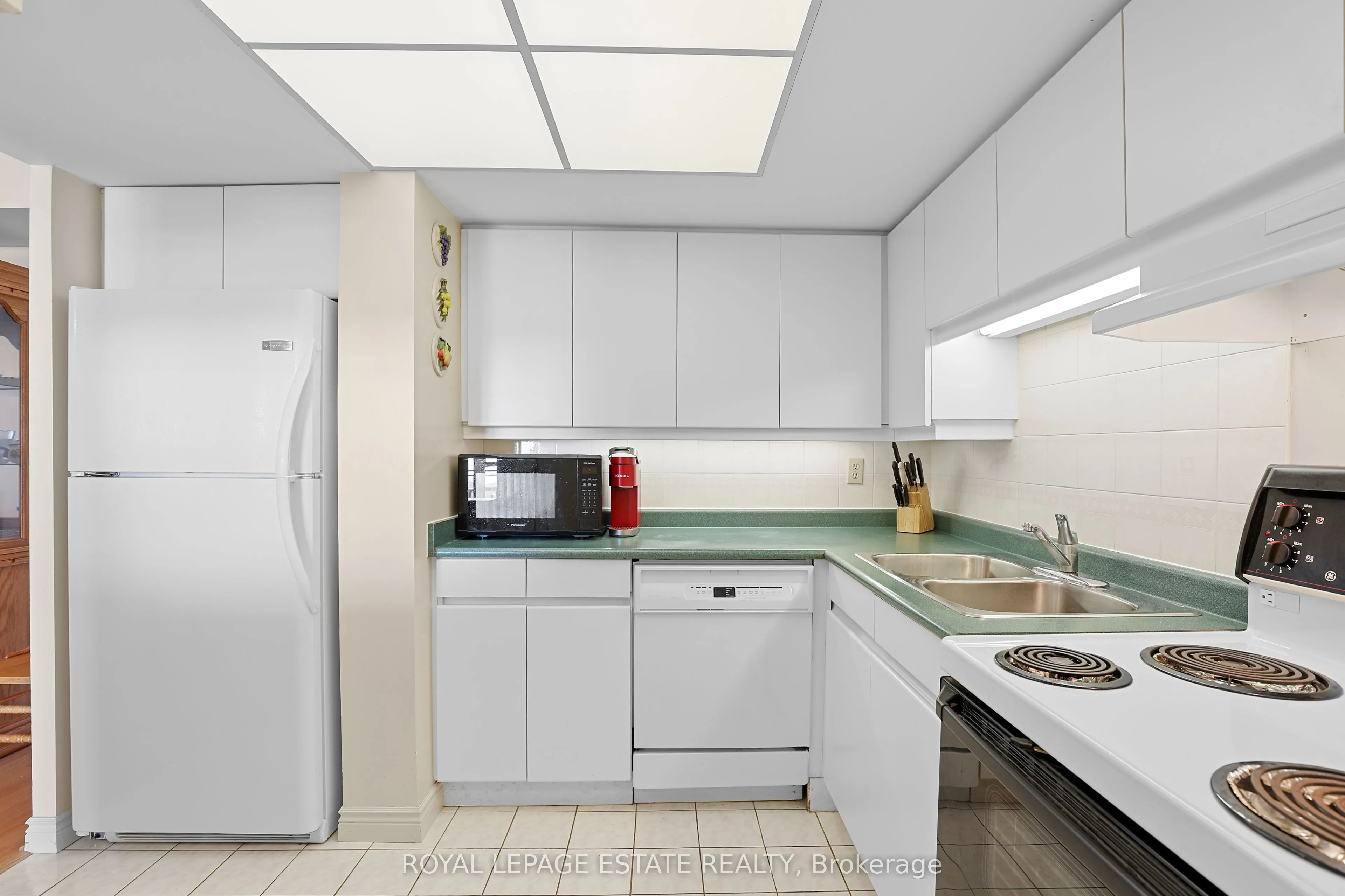 1093 Kingston Road, #1003