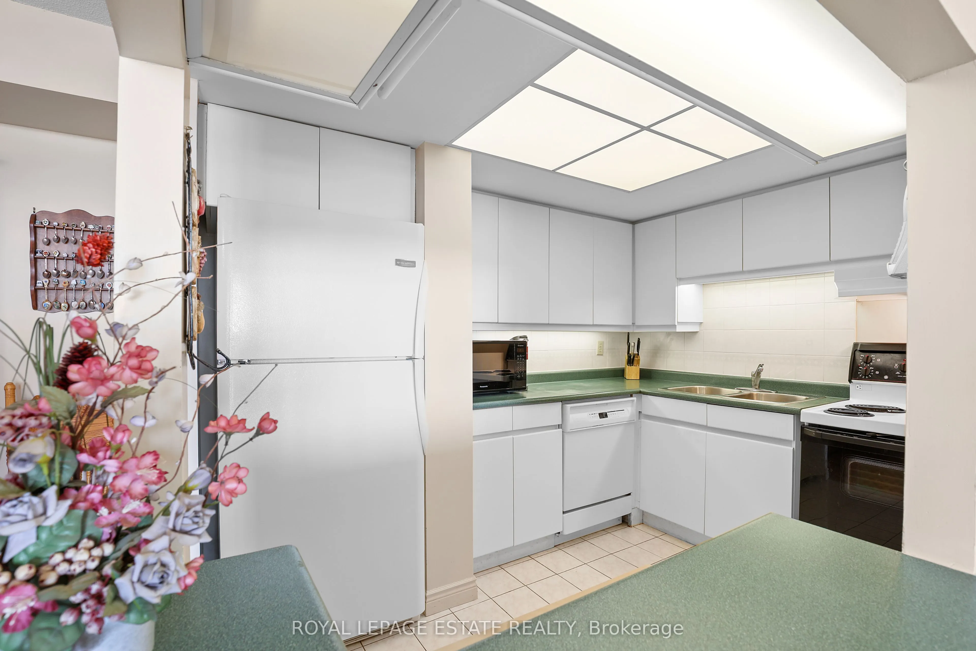 1093 Kingston Road, #1003