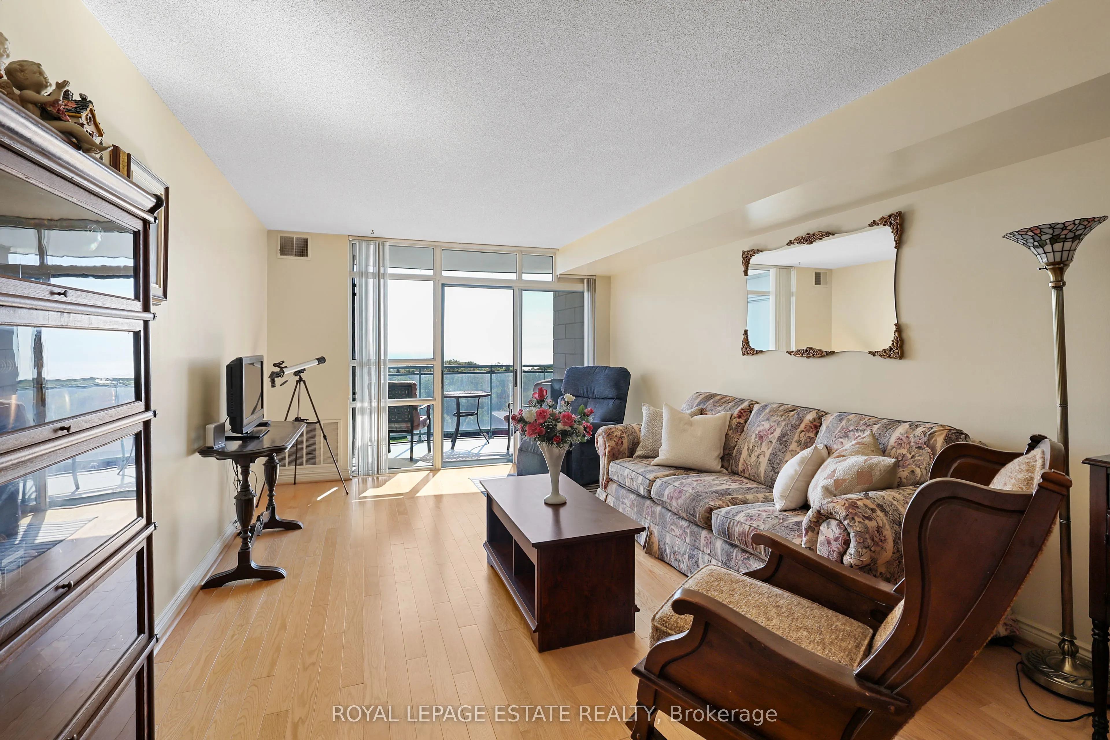 1093 Kingston Road, #1003