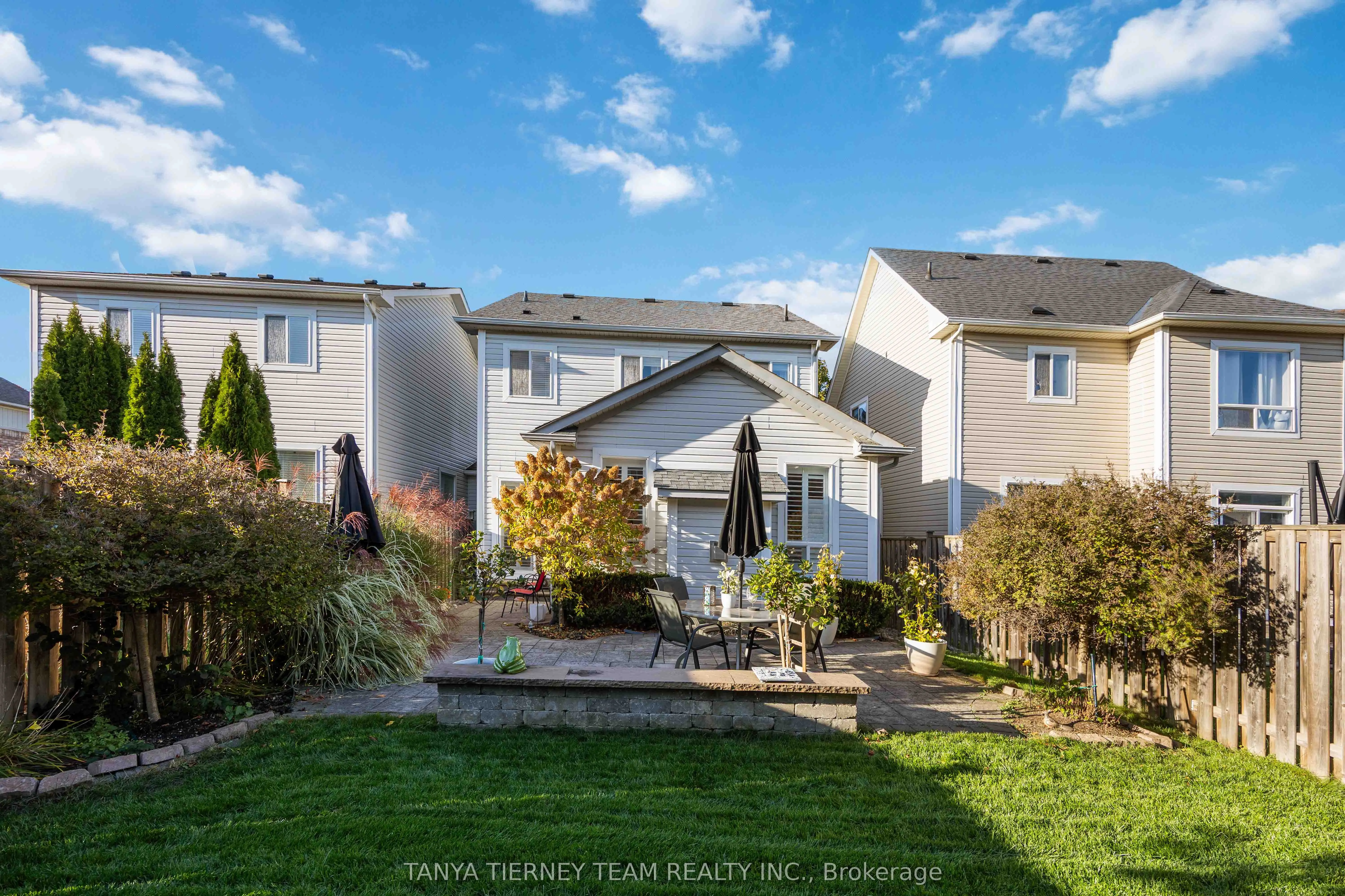 76 Northgrove Crescent