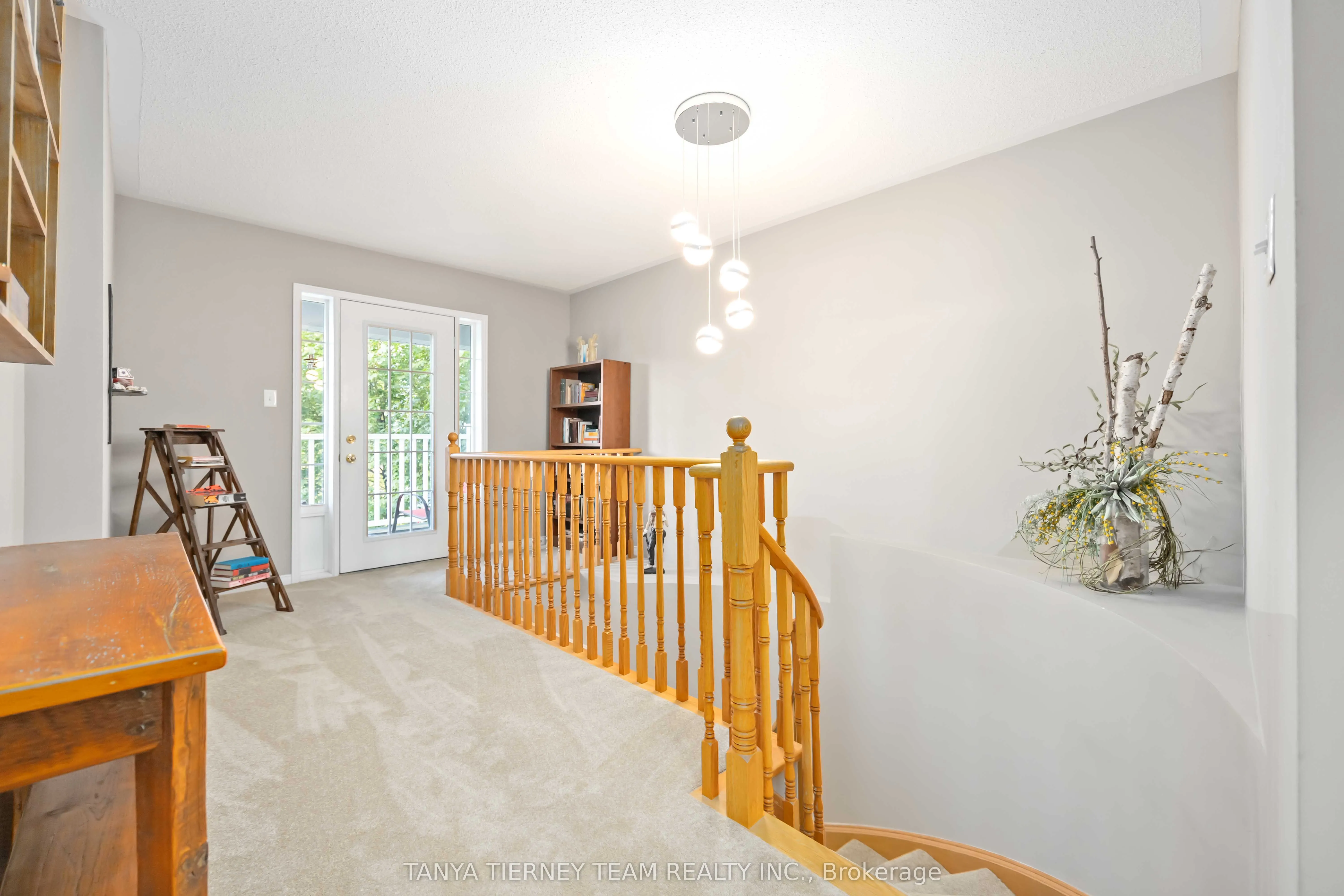 76 Northgrove Crescent