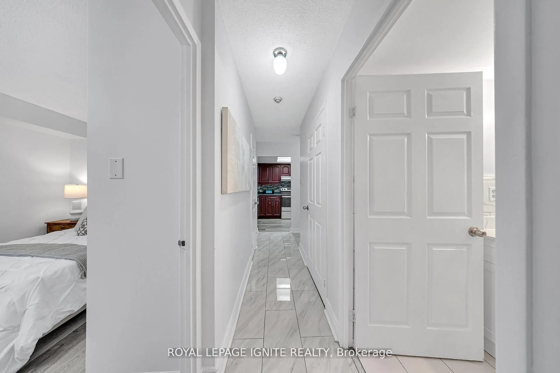 88 Alton Towers Circle, #215
