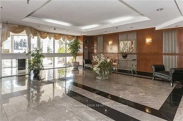 430 Mclevin Avenue, #807