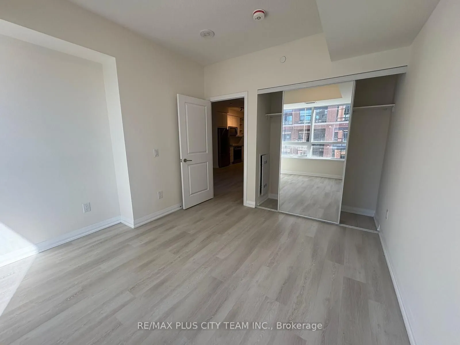 3260 Sheppard Avenue E, #827
