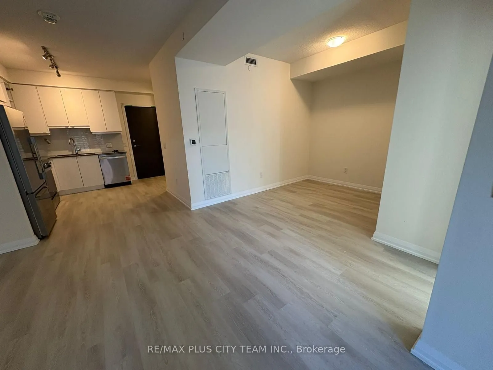 3260 Sheppard Avenue E, #827