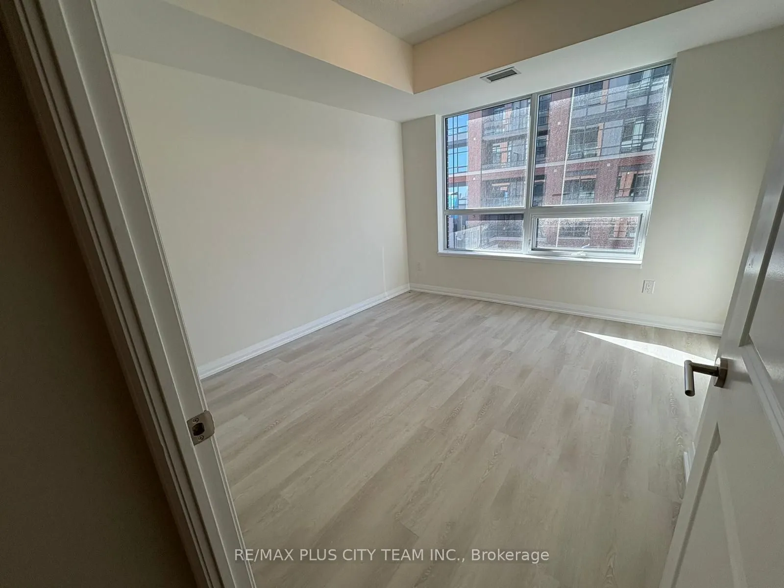 3260 Sheppard Avenue E, #827