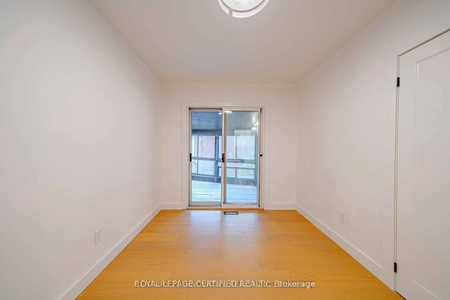 94 Lynvalley Crescent, #Upper