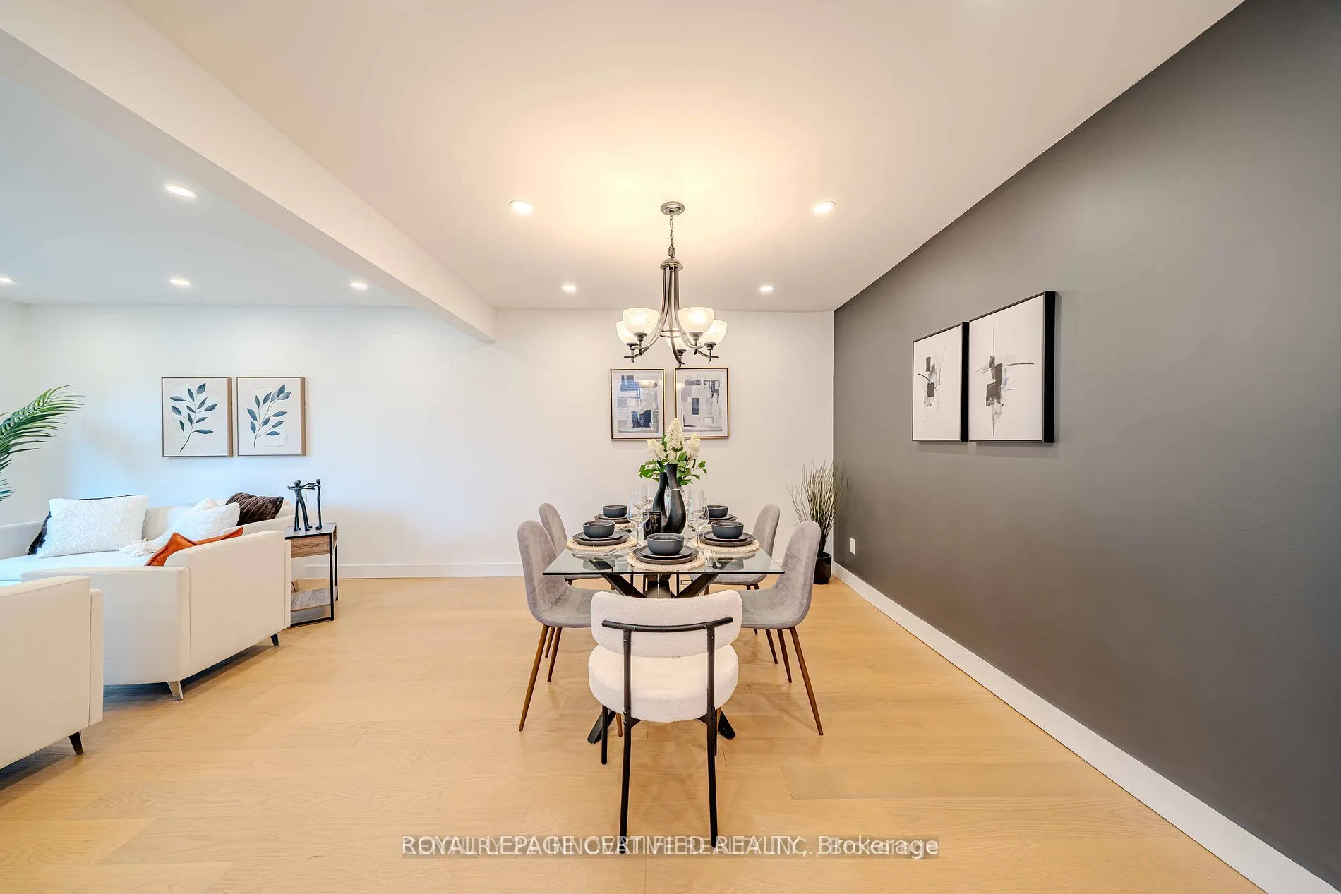 94 Lynvalley Crescent, #Upper