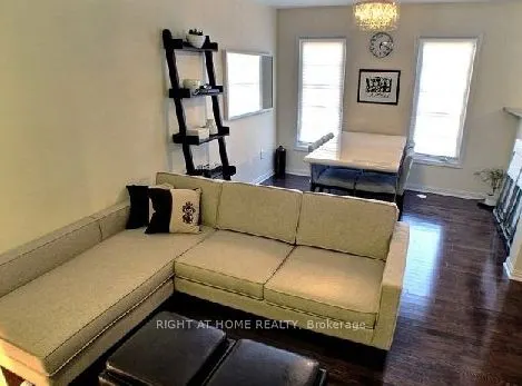 28 Ayers Crescent