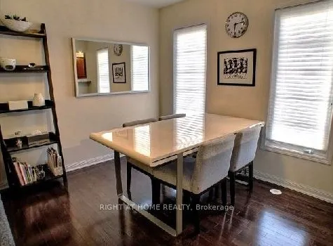 28 Ayers Crescent