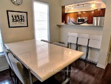 28 Ayers Crescent