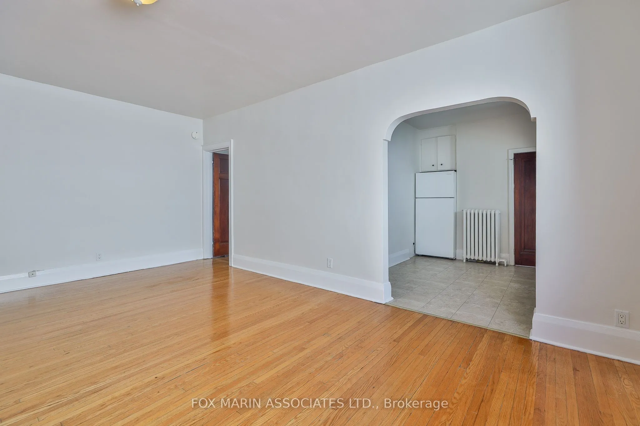 1215 Woodbine Avenue
