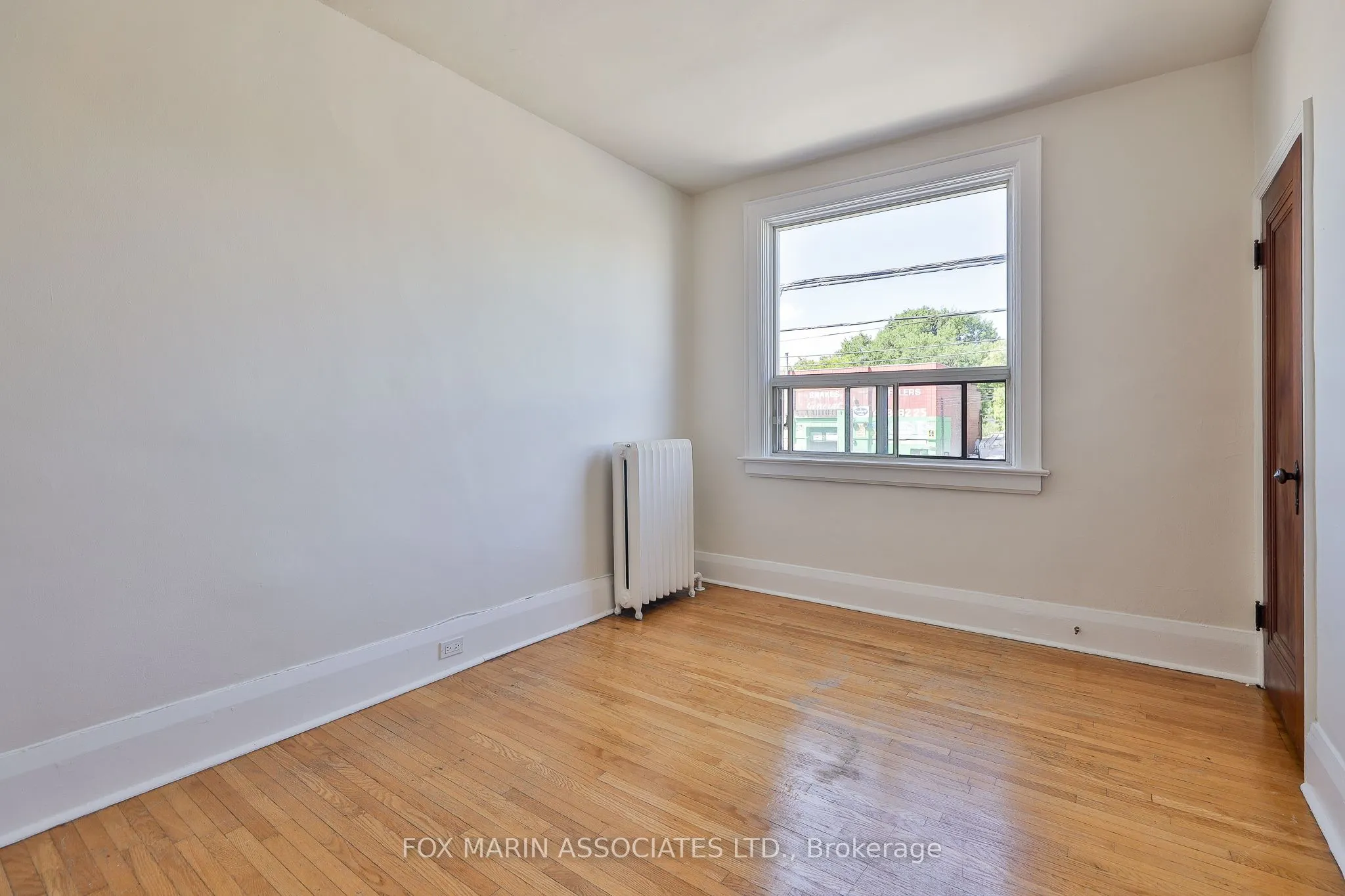 1215 Woodbine Avenue
