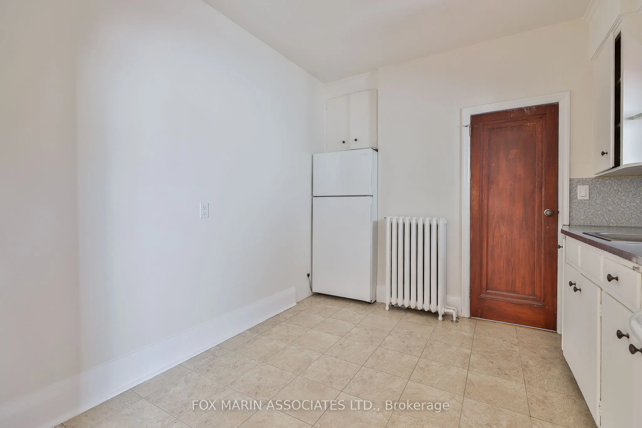 1215 Woodbine Avenue