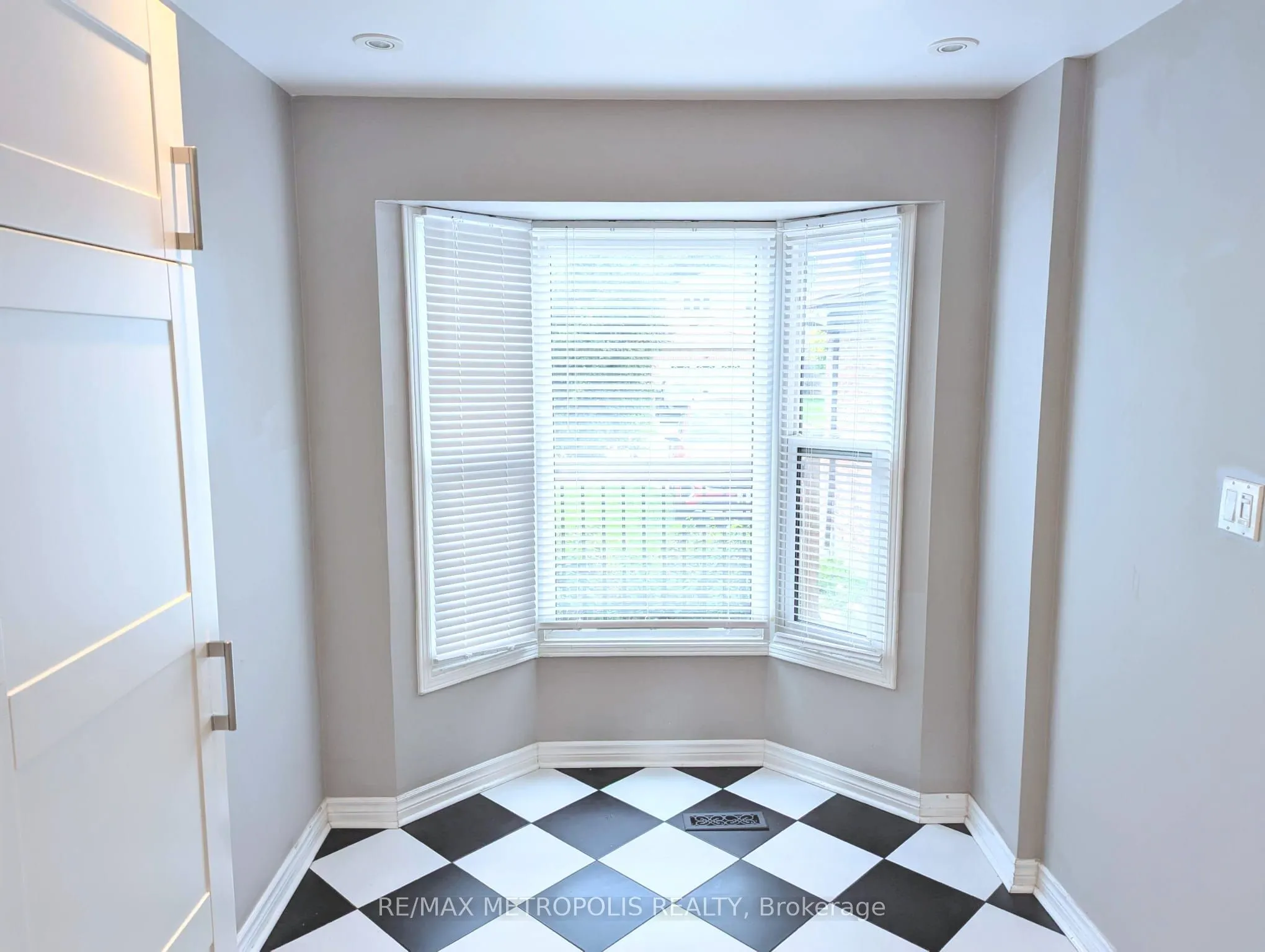 85 Barnes Drive, #Main