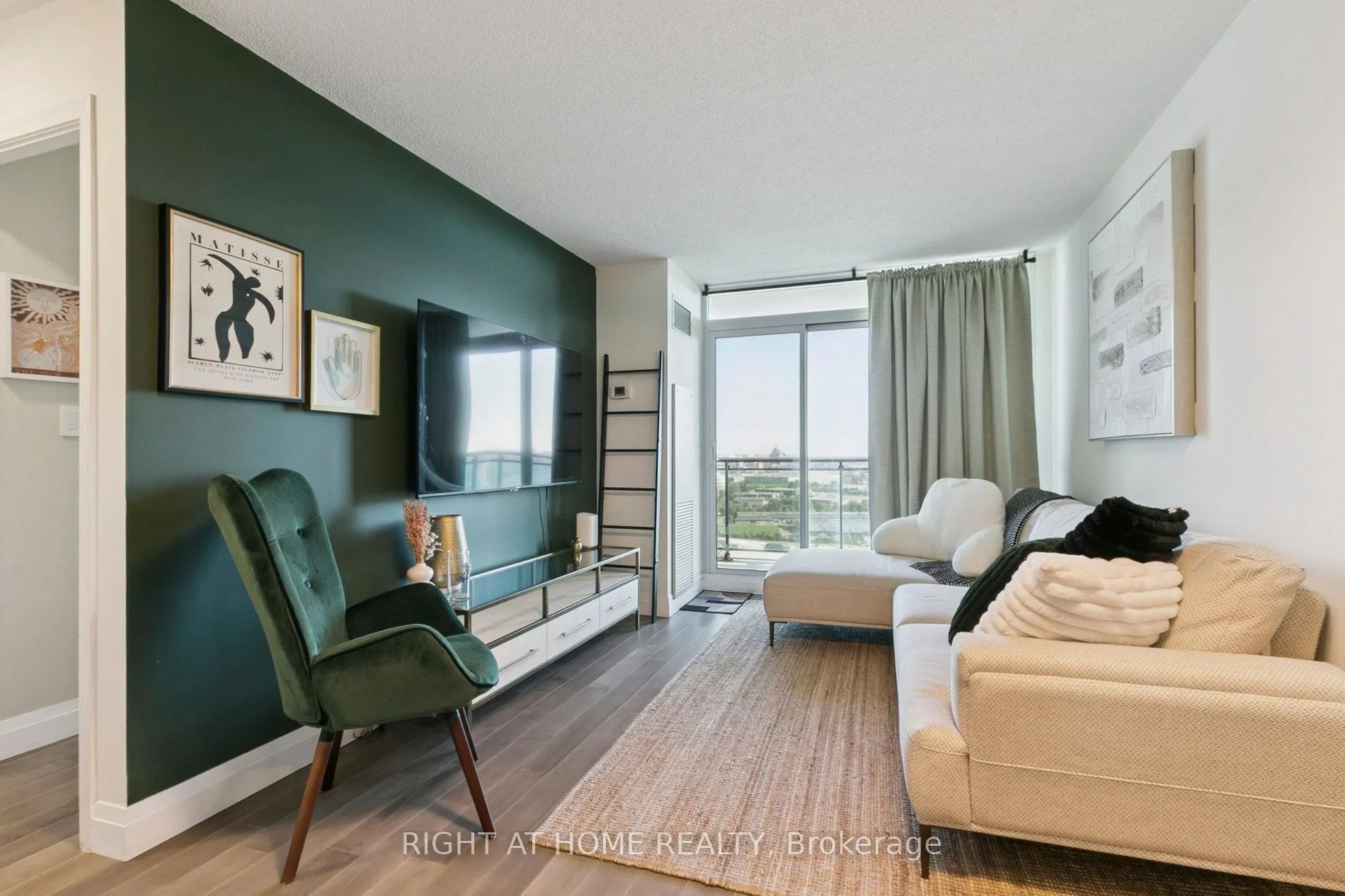 88 Grangeway Avenue, #2106