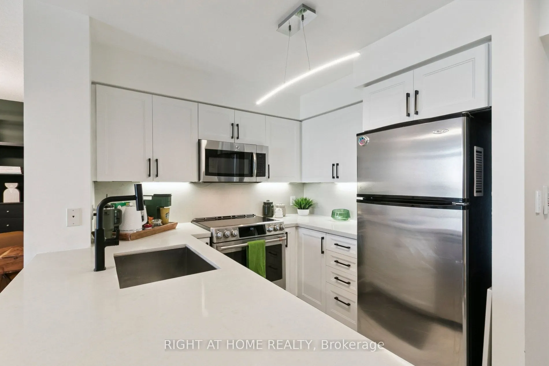 88 Grangeway Avenue, #2106