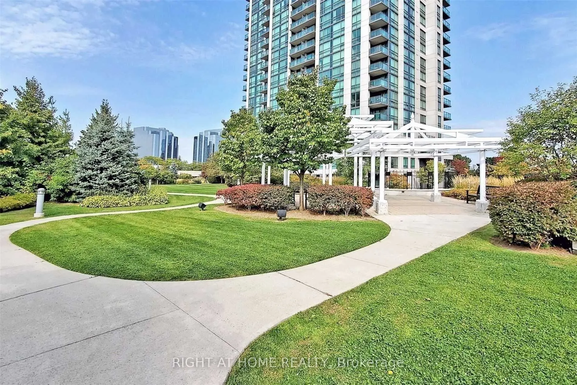 88 Grangeway Avenue, #2106