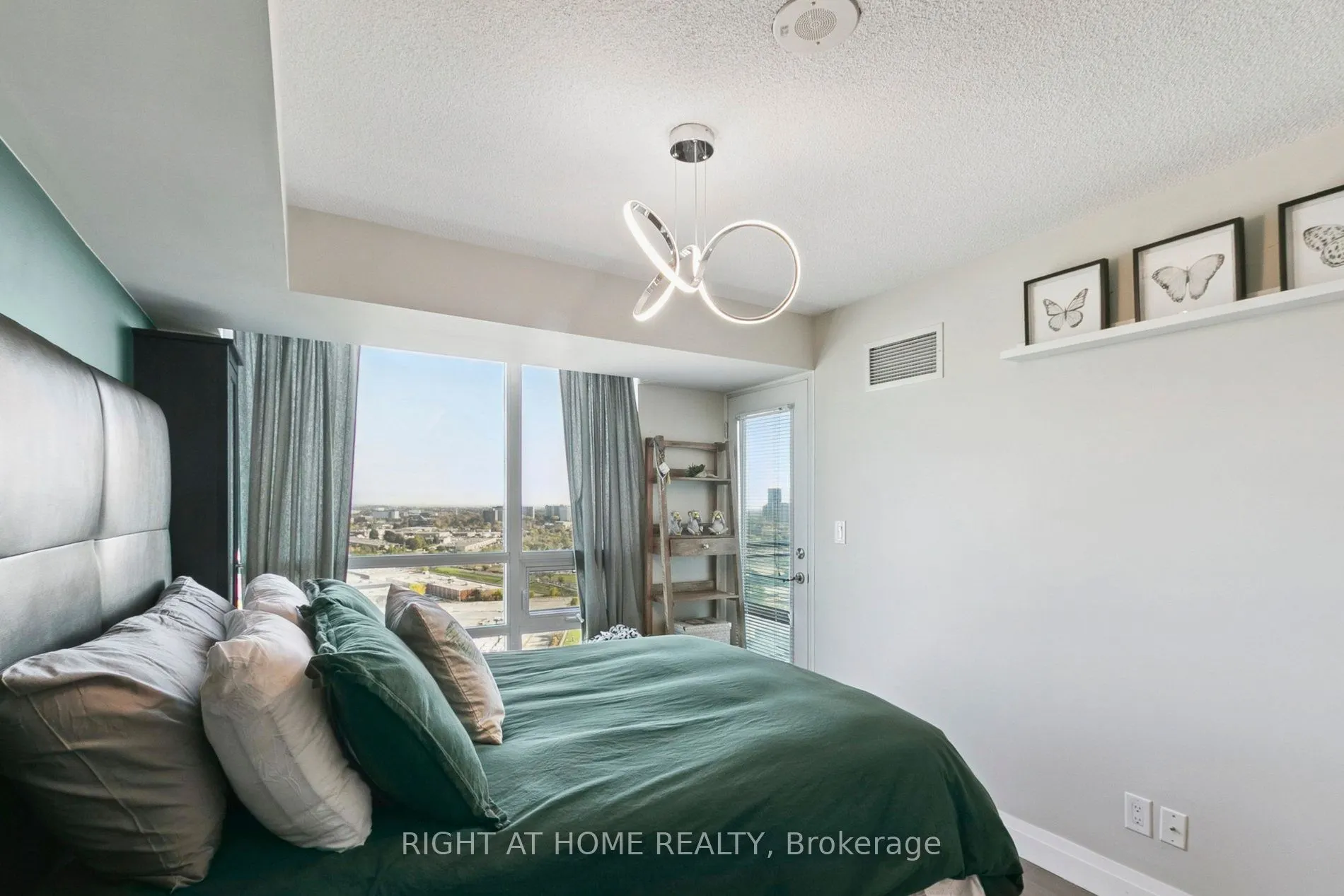 88 Grangeway Avenue, #2106