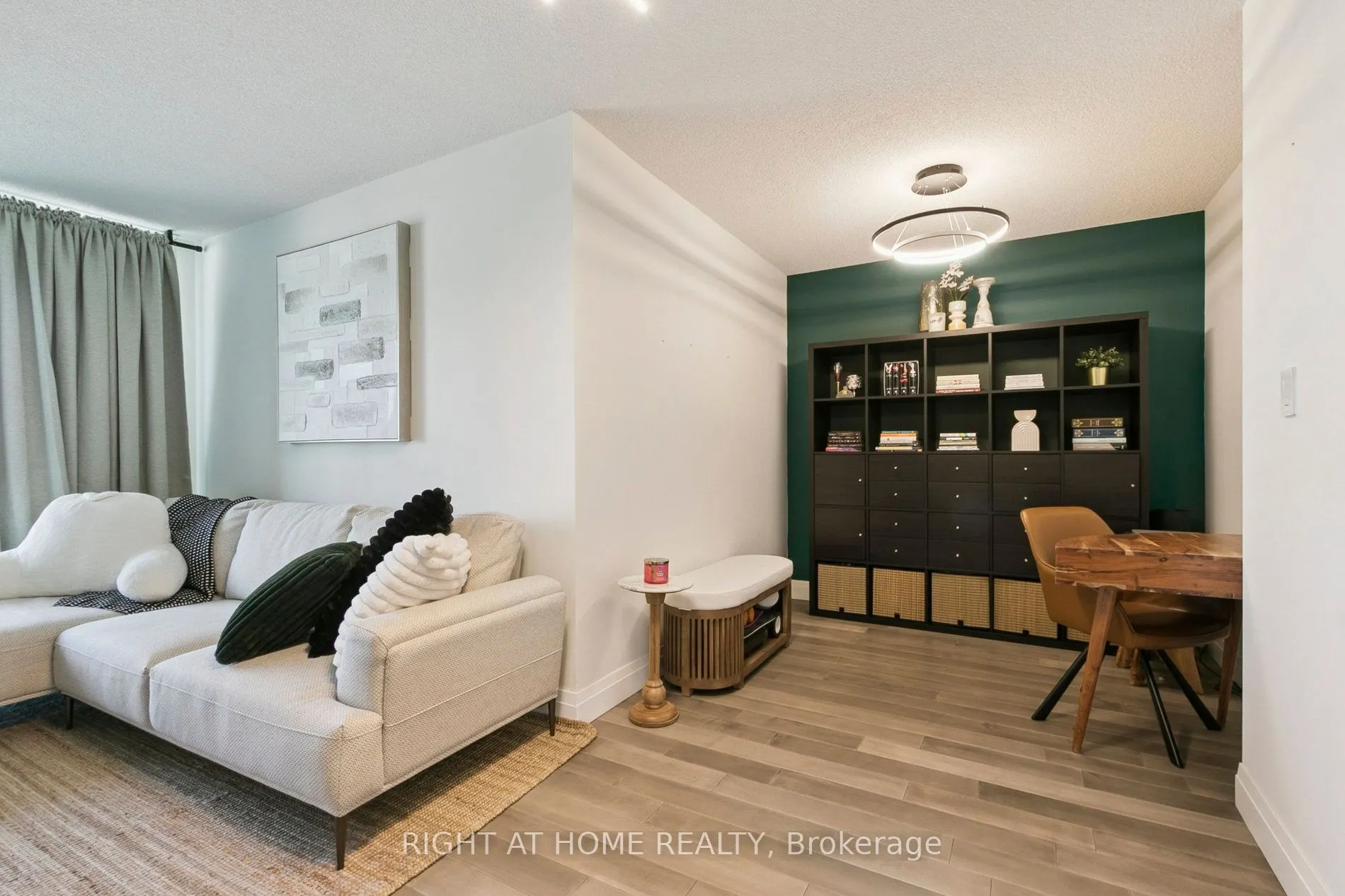 88 Grangeway Avenue, #2106
