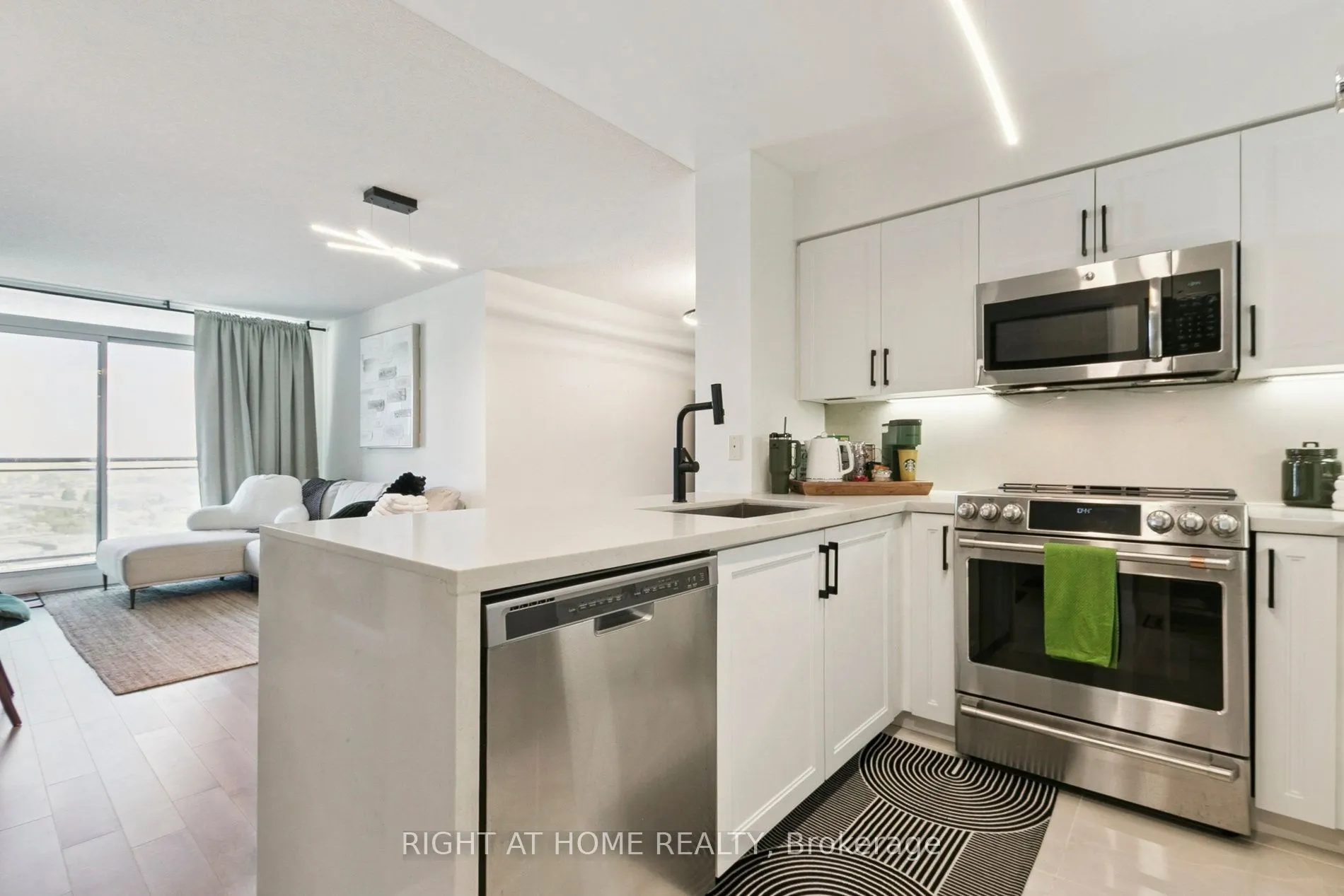88 Grangeway Avenue, #2106