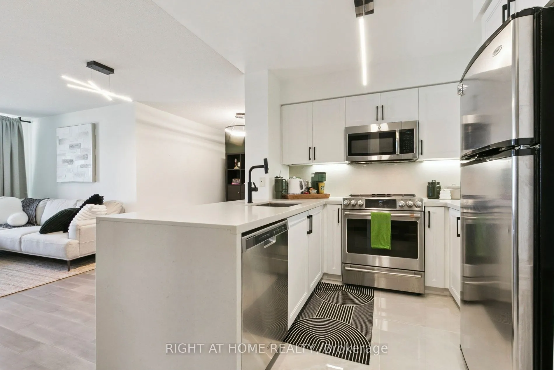 88 Grangeway Avenue, #2106