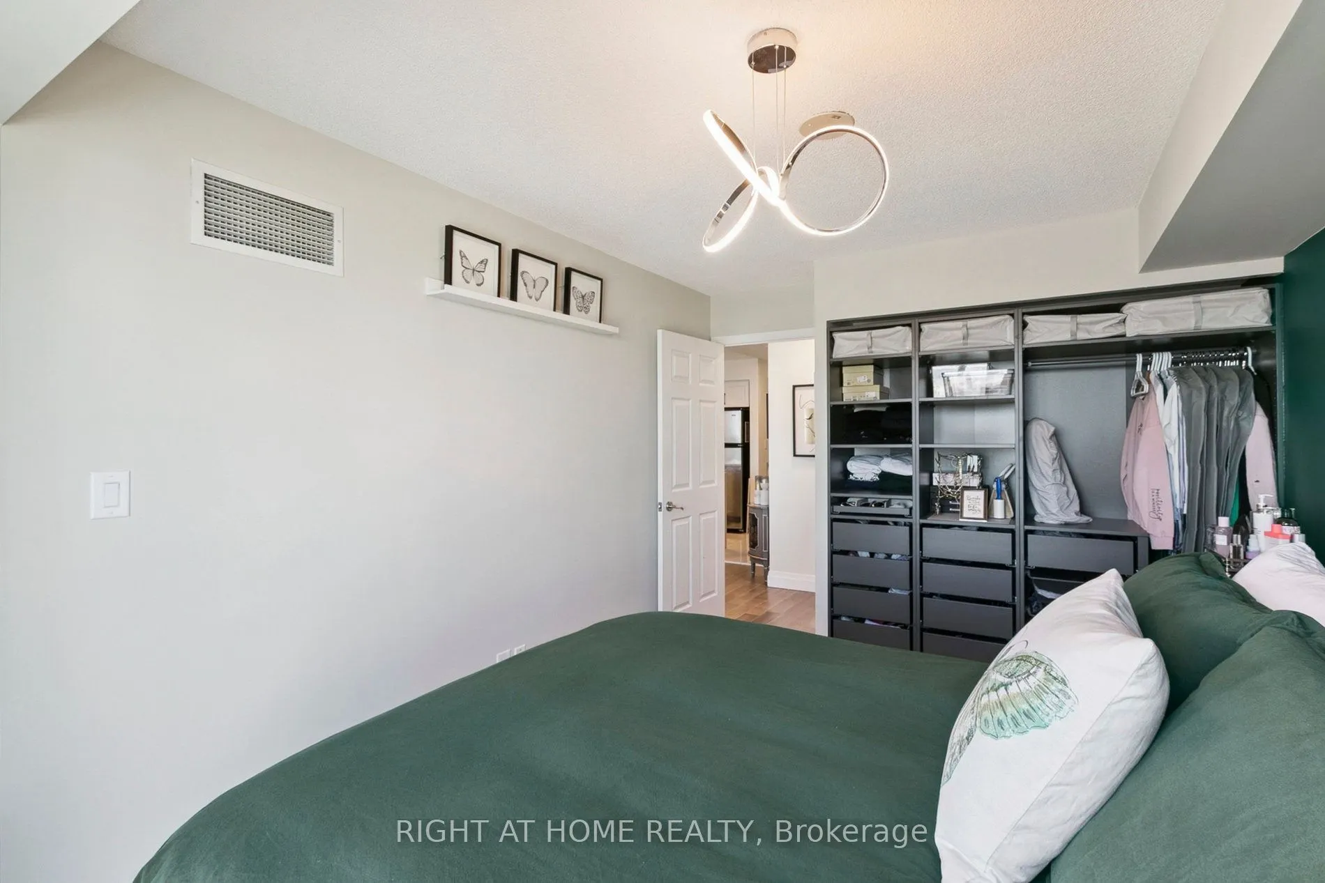 88 Grangeway Avenue, #2106