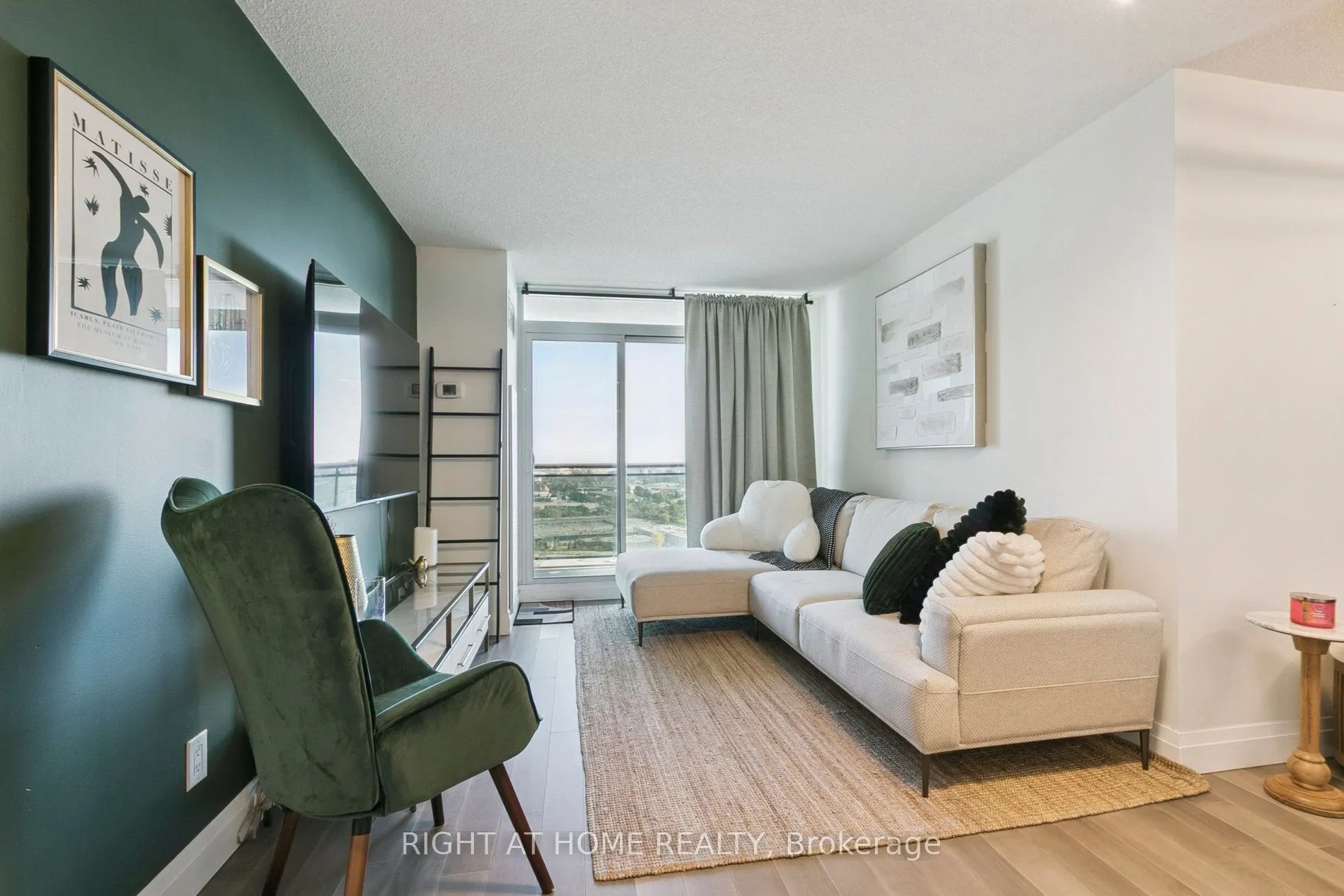 88 Grangeway Avenue, #2106