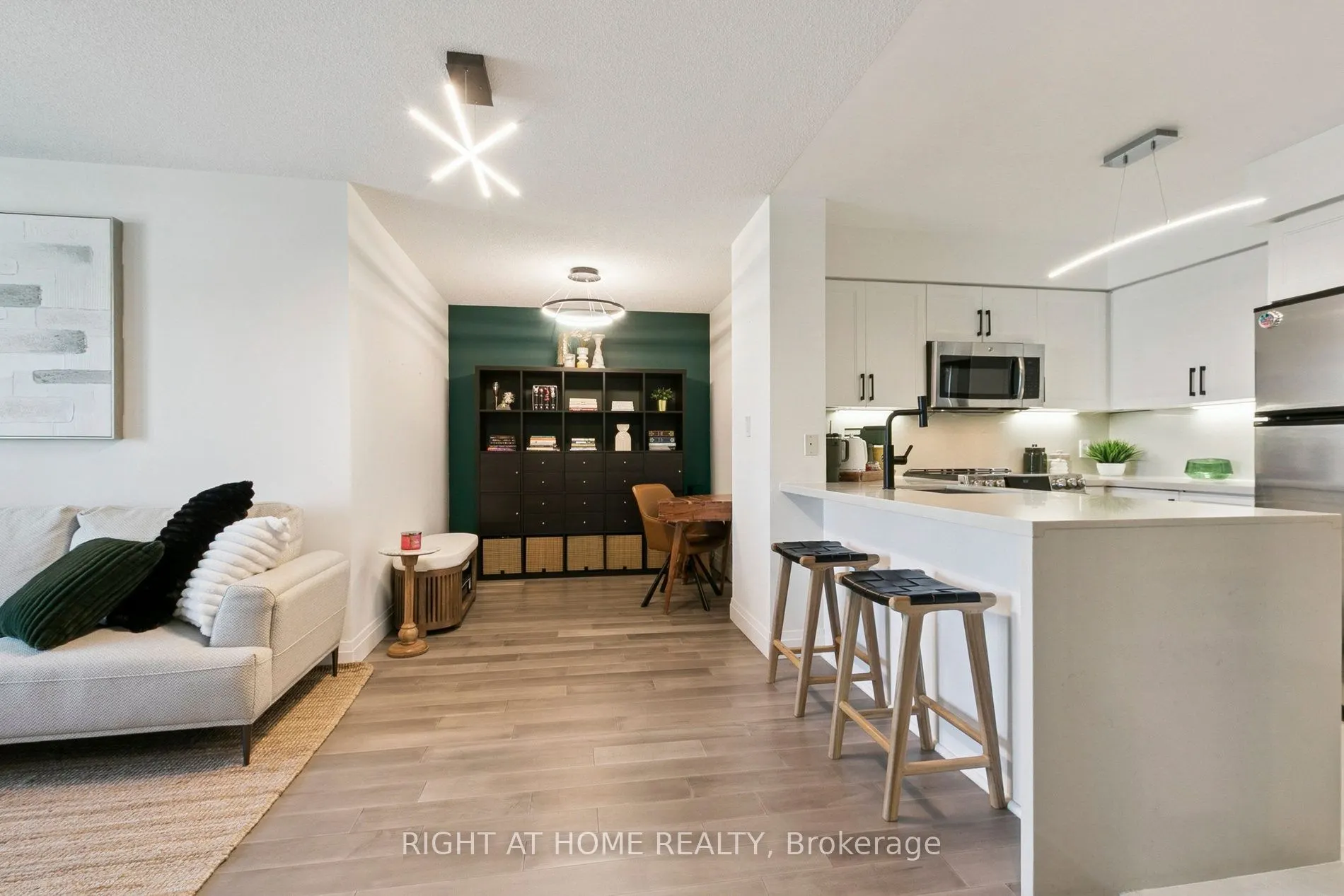 88 Grangeway Avenue, #2106