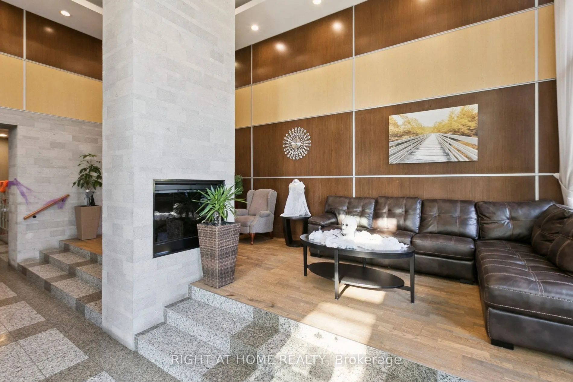 88 Grangeway Avenue, #2106
