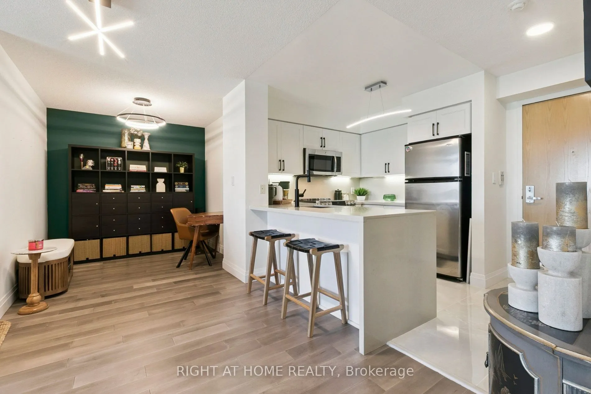 88 Grangeway Avenue, #2106