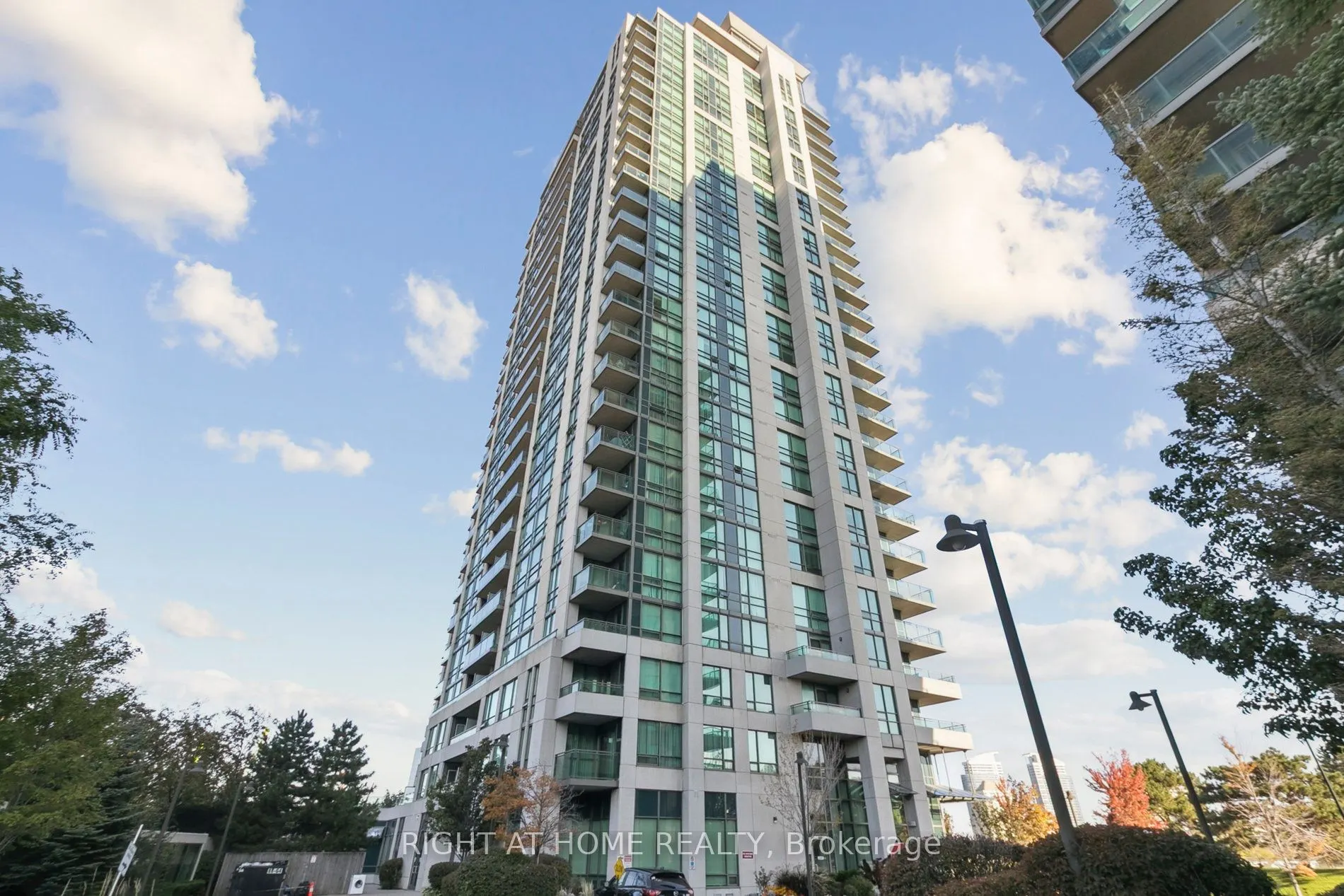 88 Grangeway Avenue, #2106