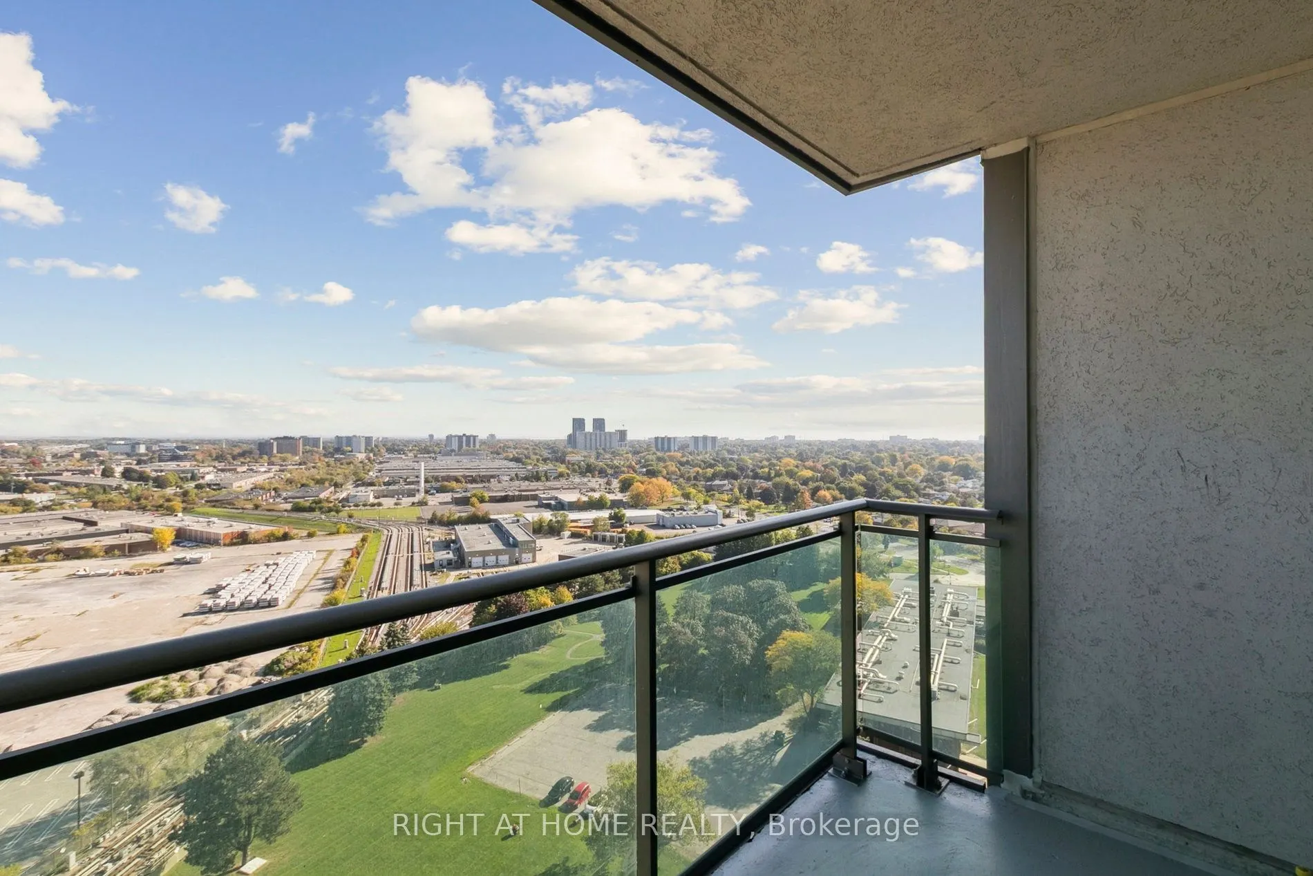 88 Grangeway Avenue, #2106