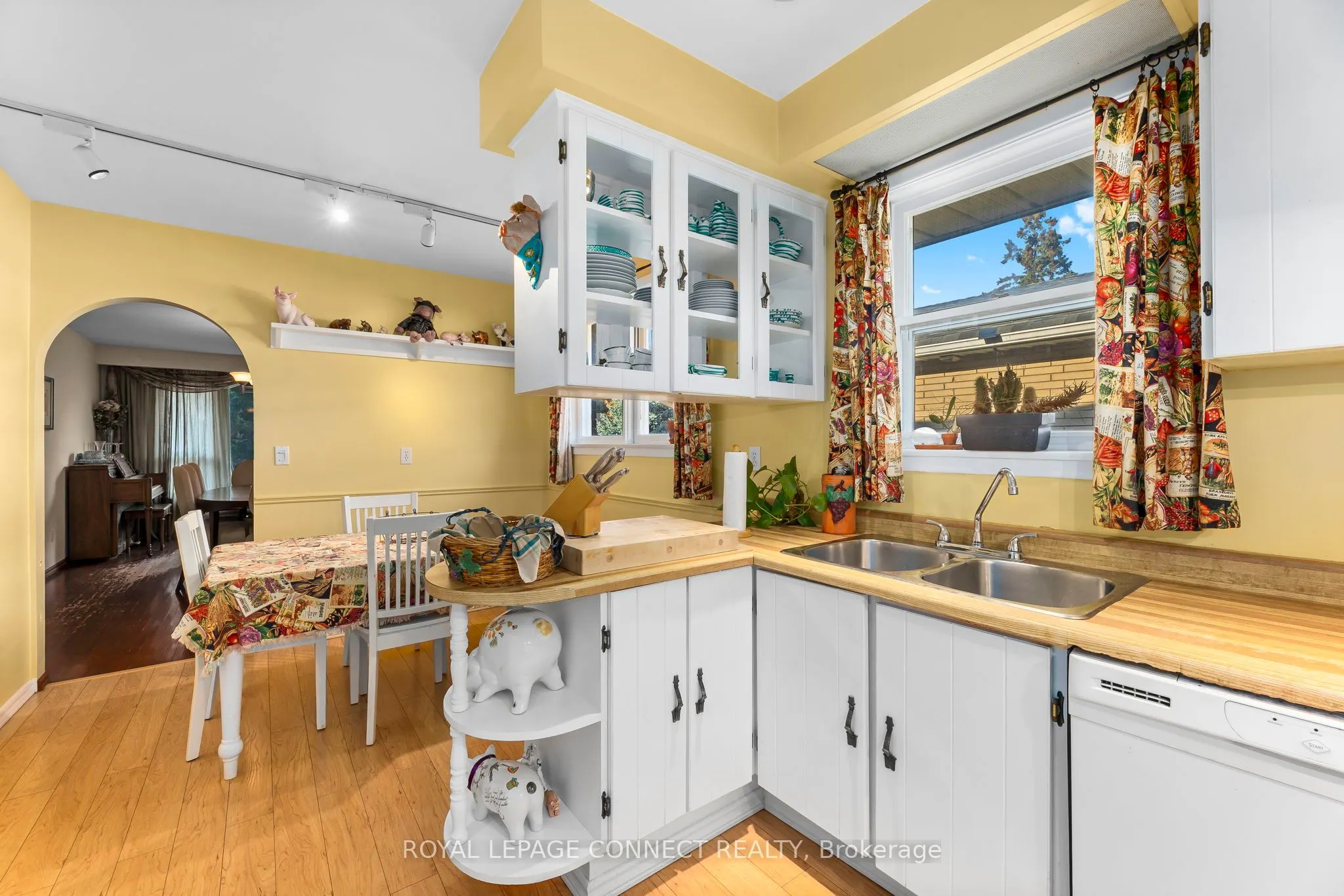 166 Clements Road E